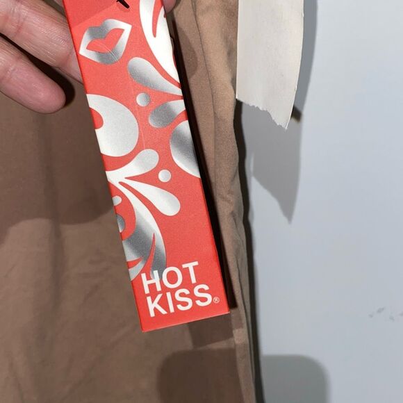 Hot Kiss Women's Mocha Scoop Neck Short Cap Sleeve T-Shirt Size Medium NWT - Picture 4 of 9